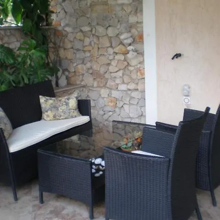 Apartments Villa Vera Novi Vinodolski Exterior photo