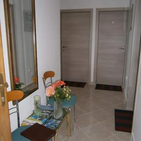 Apartments Villa Vera Novi Vinodolski Exterior photo