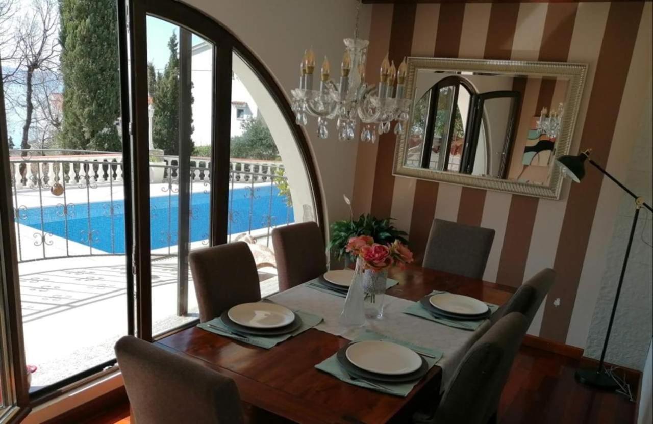 Apartment Apartments Villa Vera Novi Vinodolski